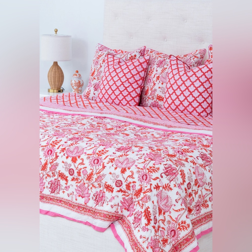 Roller Rabbit Amanda Quilt - Full / Queen